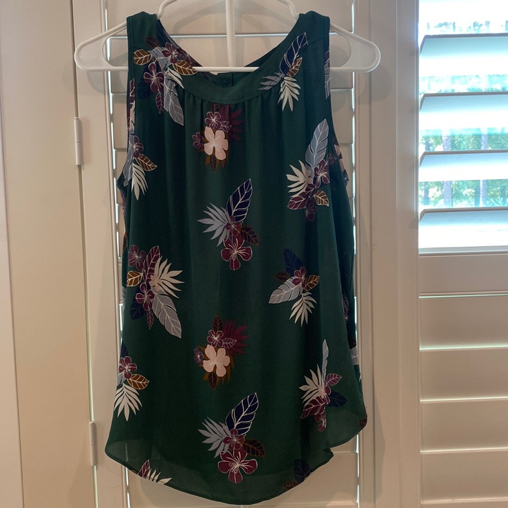Loft sleeveless shirt